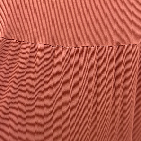 Pink Ribbed Dress - Picture 2 of 4